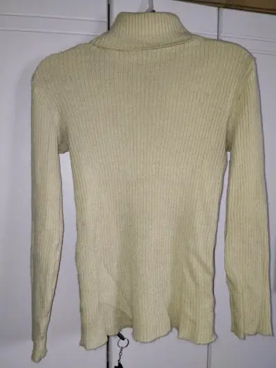 Suéter de cuello alto en negro y beige - miniatura 2