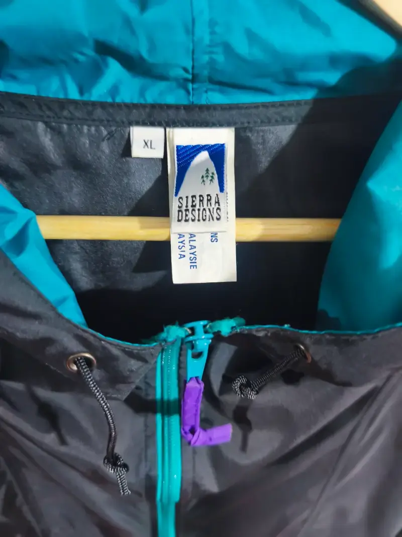 Chaqueta Impermeable Sierra Designs Negra con Capucha - 3