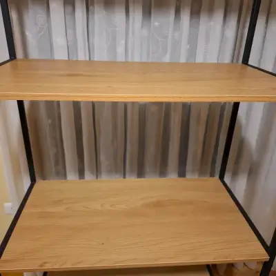 Estantería de madera con puertas y estantes - miniatura 3