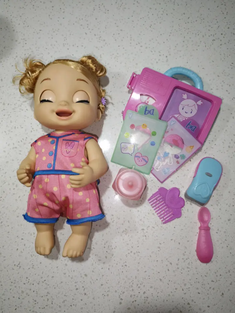 Muñeca Lulu Achoo Baby Alive con accesorios - 1