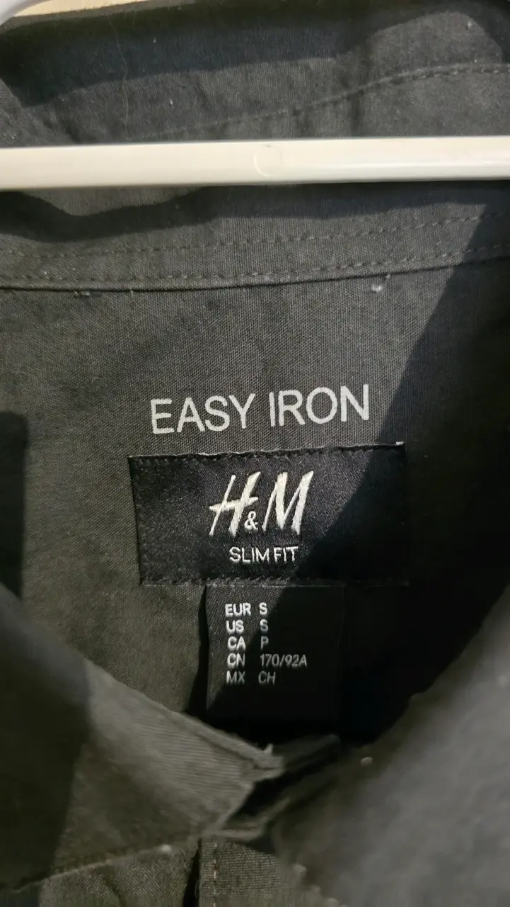 Camisa verde oliva H&M Easy Iron Slim Fit - 2