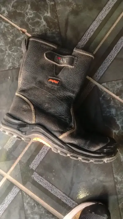 Botas de seguridad Parax negras resistentes al agua - miniatura 1