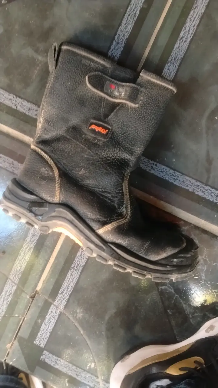 Botas de seguridad Parax negras resistentes al agua - 2
