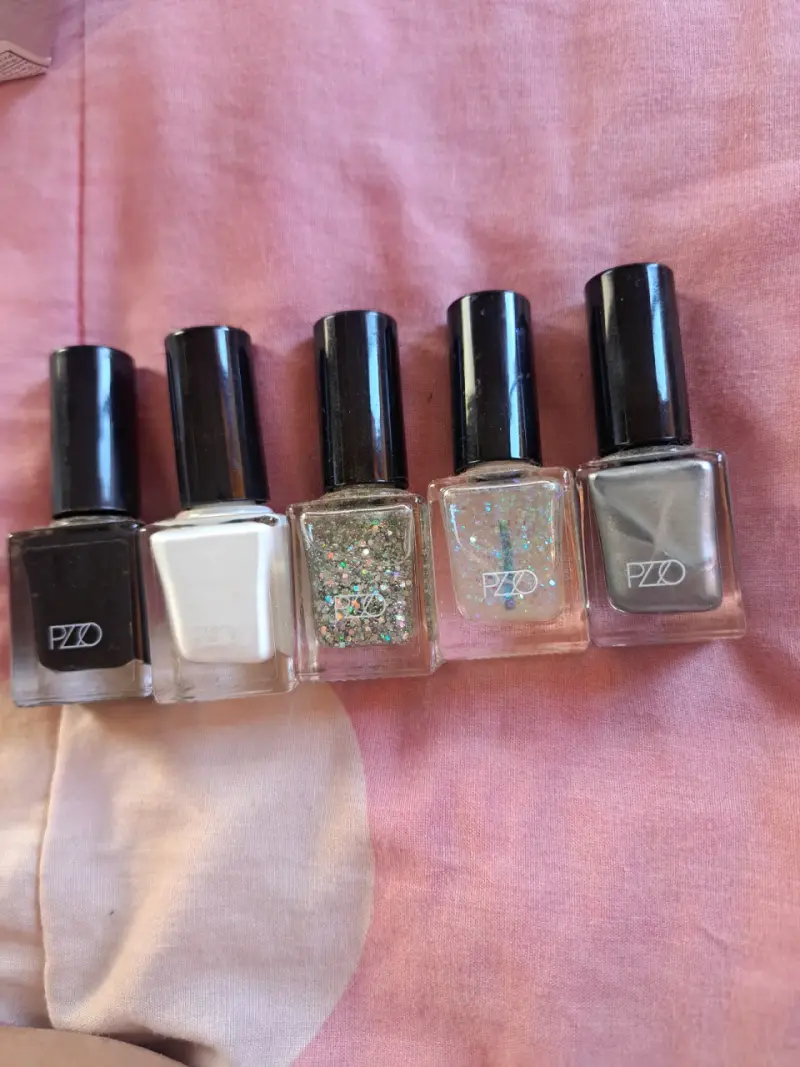 Set de esmaltes de uñas PZO en varios colores