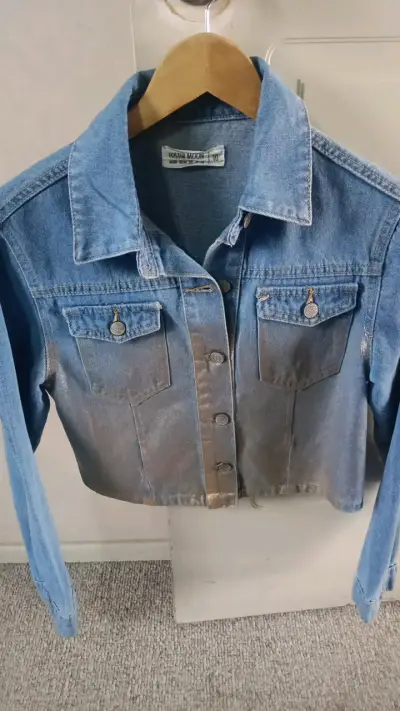 Chaqueta de mezclilla azul para niña - miniatura 1