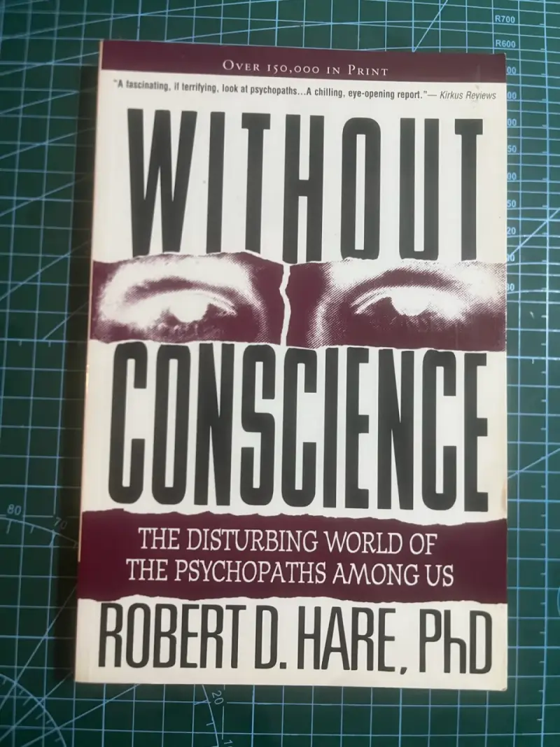 Libro 'Without Conscience' de Robert D. Hare - 1