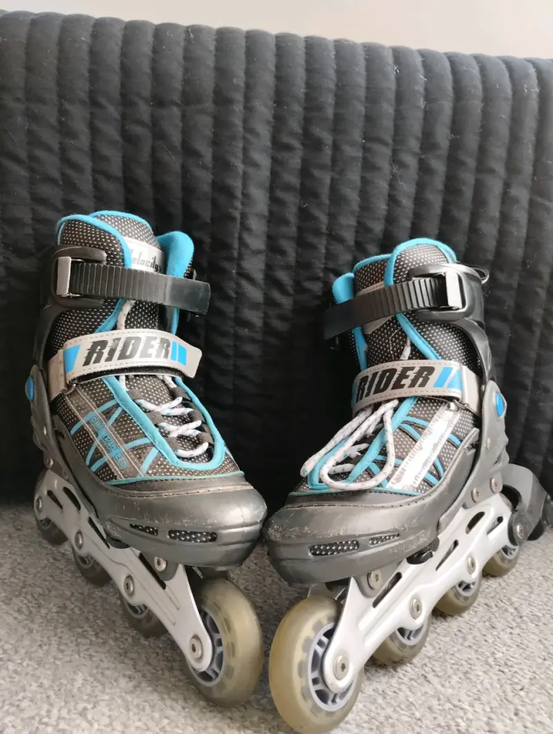 Patines en línea Rider con casco y protecciones - 2
