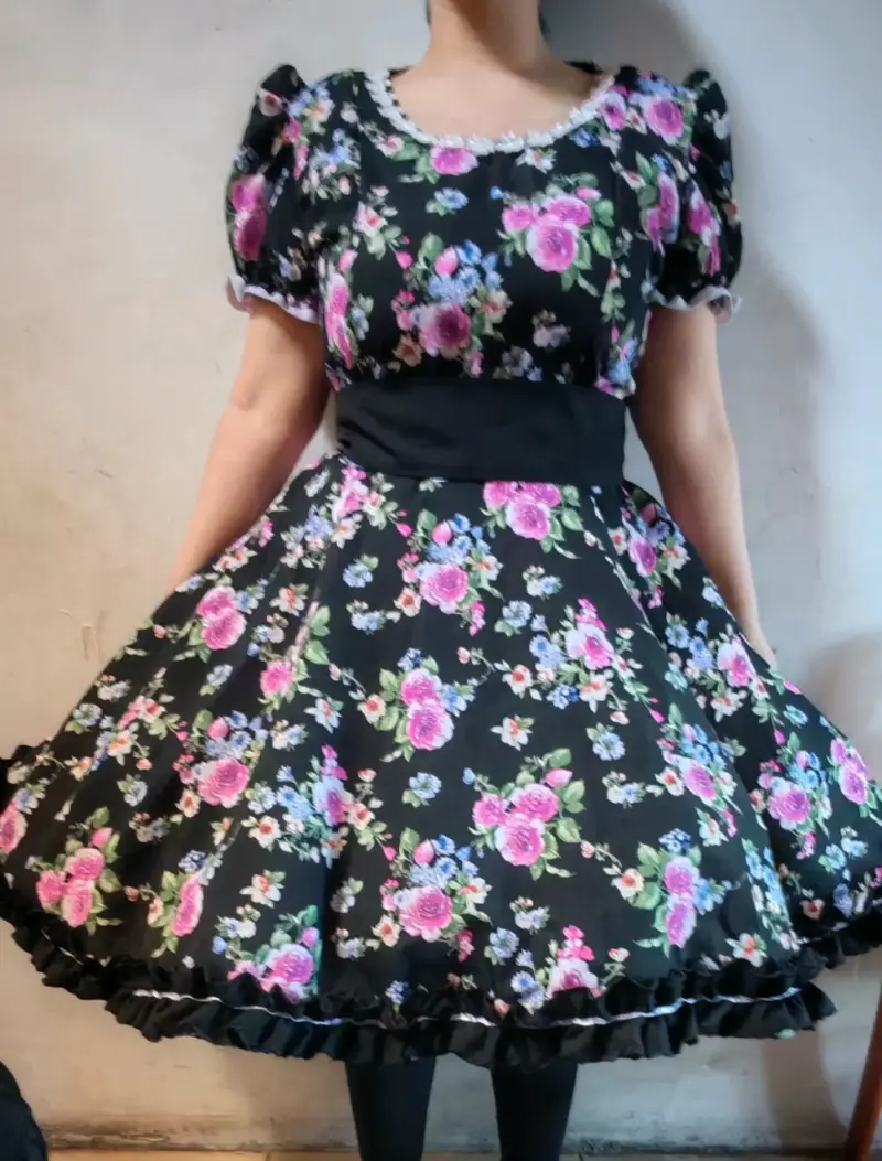 Vestido floral vintage con mangas abullonadas - 1