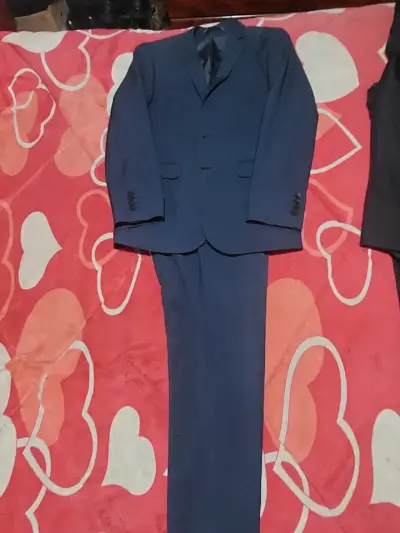 Trajes formales para hombre en buen estado - miniatura 3