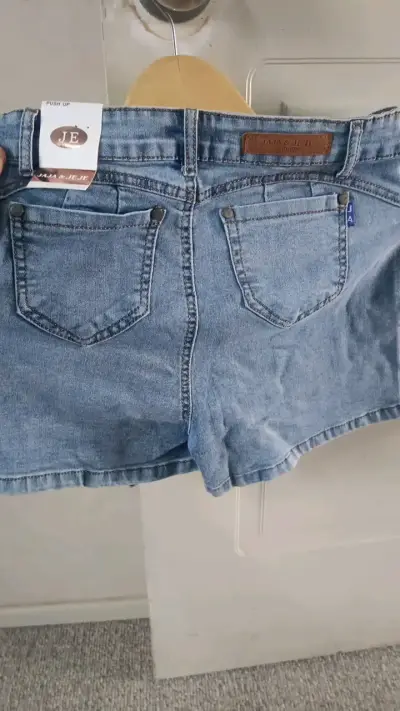 Falda Short de mezclilla azul para mujer - miniatura 3