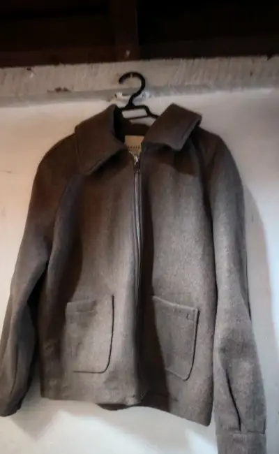 Chaqueta  beige con cierre - miniatura 1