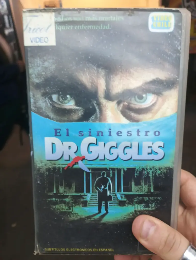 VHS El Siniestro Dr. Giggles - 1