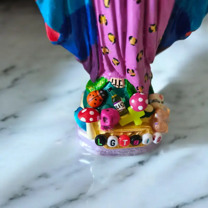Figura de yeso Virgen pride - 3