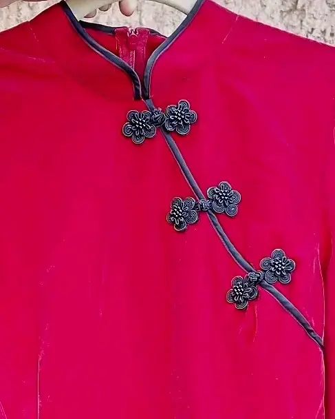 Vestido qipao rojo de terciopelo oriental - 2