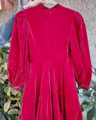 Vestido qipao rojo de terciopelo oriental - miniatura 3