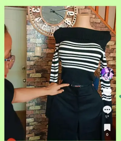 Suéter de rayas blanco y negro para mujer - miniatura 1