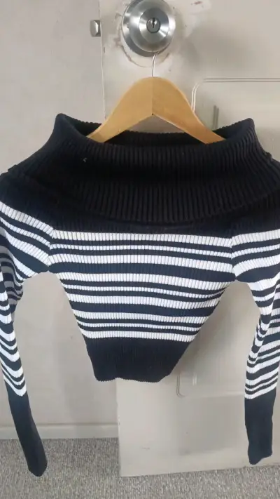 Suéter de rayas blanco y negro para mujer - miniatura 3