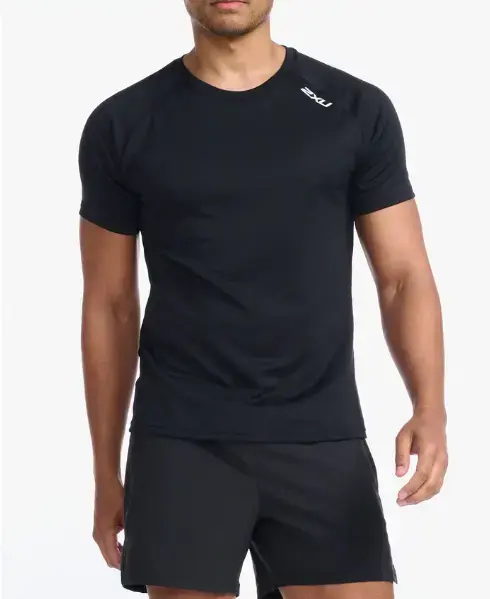 Pack Polera running 2XU con botella Ilust 750 mL - 2