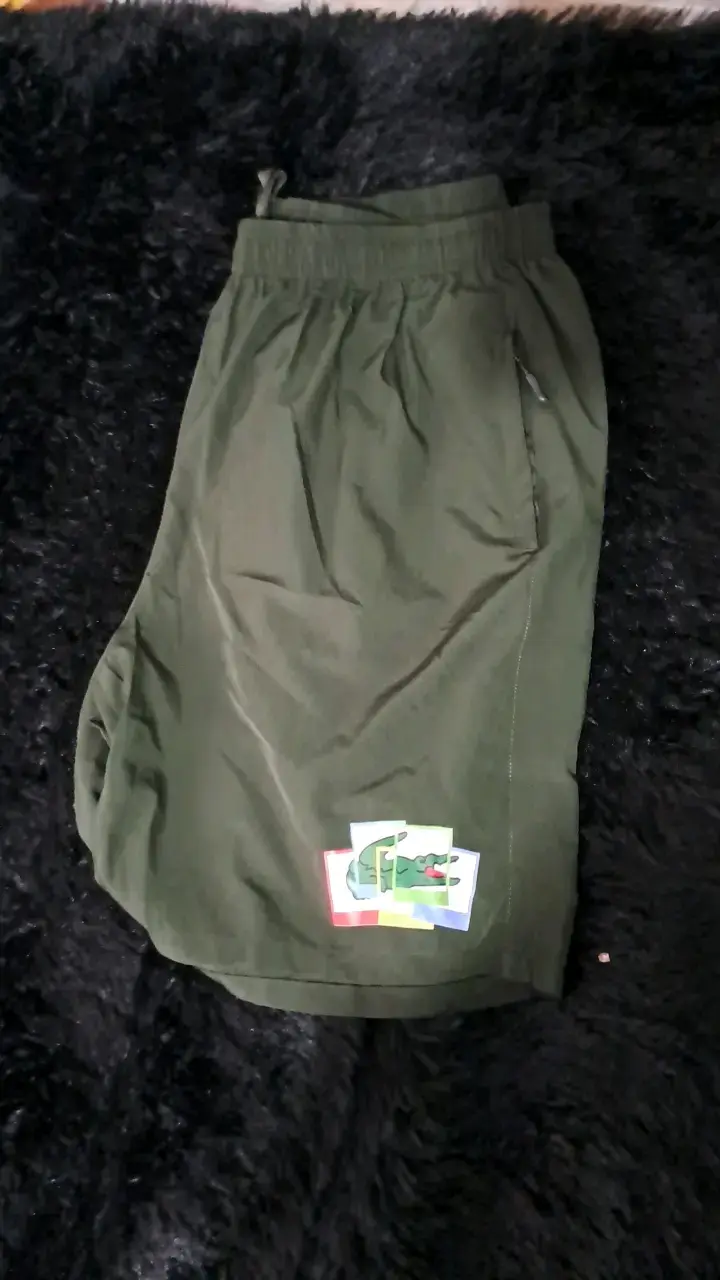 Shorts deportivos verde oliva para hombre - 2