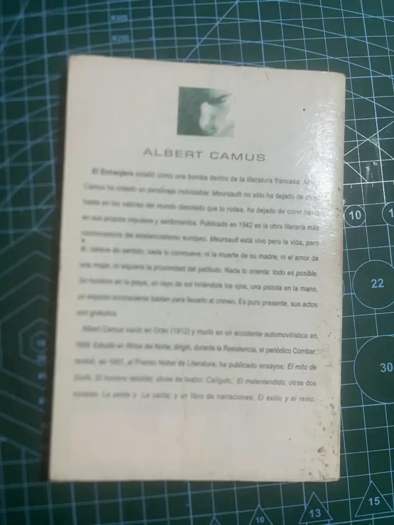 Libro El Extranjero de Albert Camus - 2