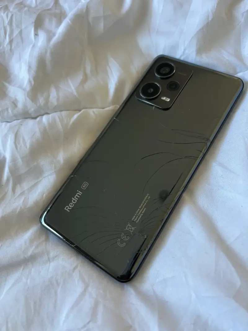 Smartphone Redmi 5G con Pantalla Grande - 5
