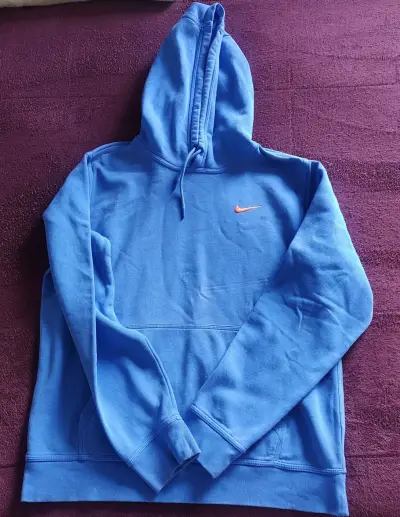 Polerón celeste con capucha Nike - miniatura 1
