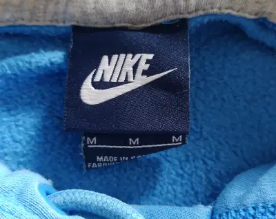 Polerón celeste con capucha Nike - miniatura 2