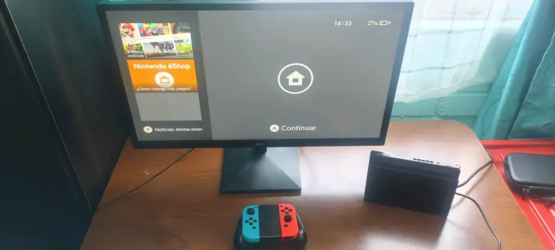 Consola Nintendo Switch + monitor LG 24 PULGADAS - 1