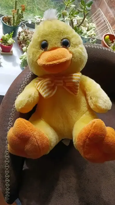 Peluche hermoso de Pato Amarillo - miniatura 5