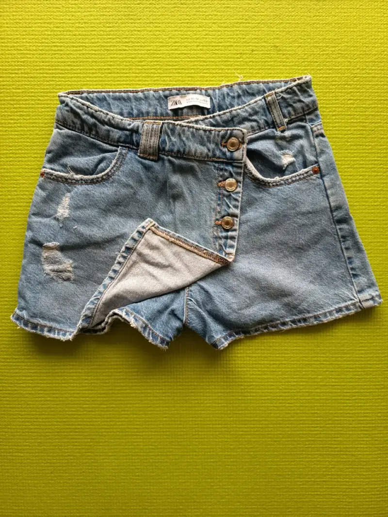 Shorts de mezclilla para niña Zara desgastados - 1