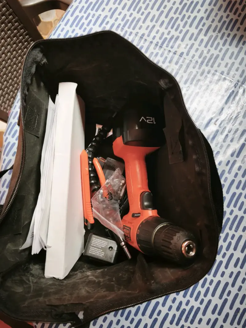 Taladro Inalámbrico Black+Decker 12V con Accesorios - 2
