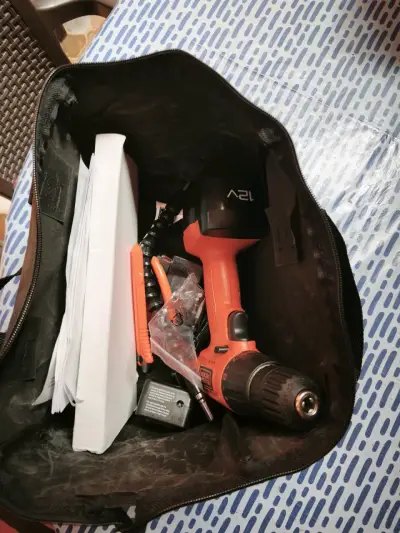 Taladro Inalámbrico Black+Decker 12V con Accesorios - miniatura 2
