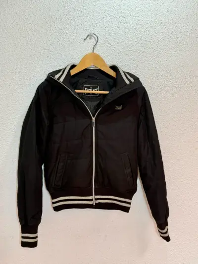 Chaqueta negra con capucha Everlast para mujer - miniatura 1