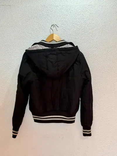 Chaqueta negra con capucha Everlast para mujer - miniatura 2