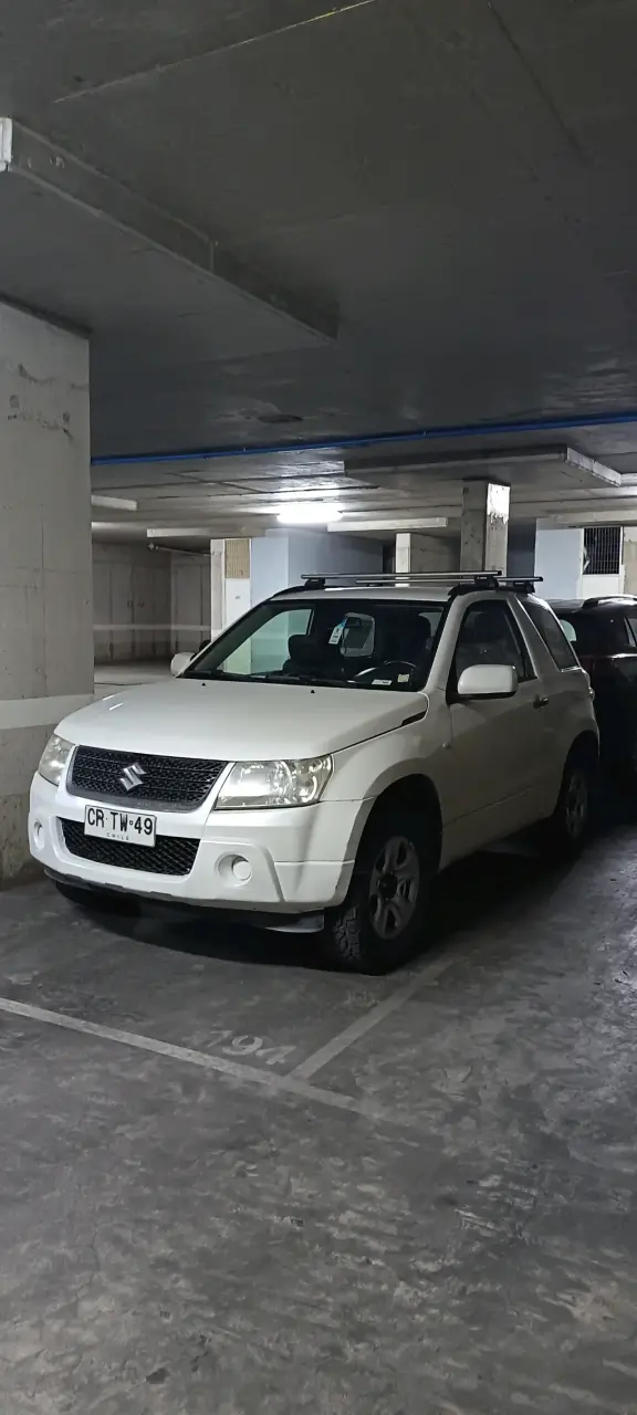 Suzuki Grand Vitara 1.6, 4x4 (2010) en buen estado - 1