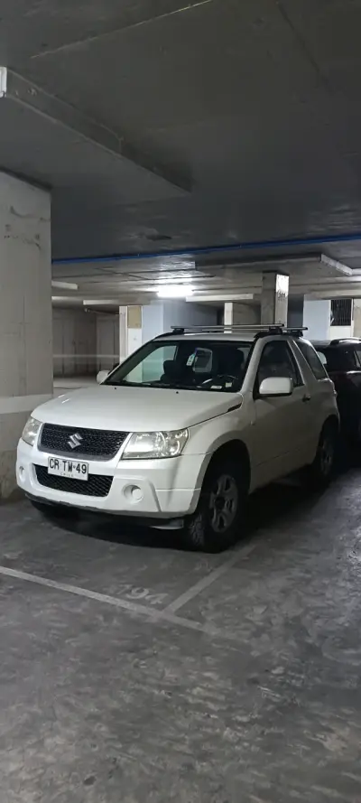 Suzuki Grand Vitara 1.6, 4x4 (2010) en buen estado - miniatura 1