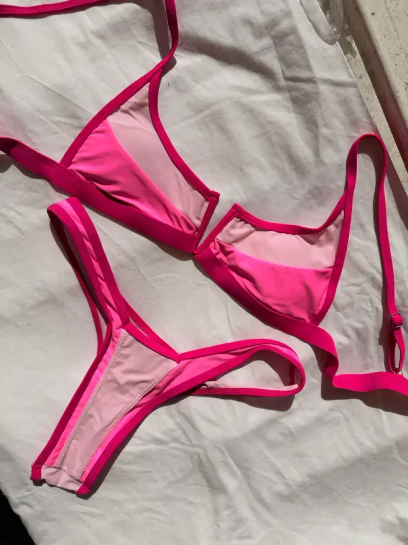 Bikini rosa brillante para mujer - 1