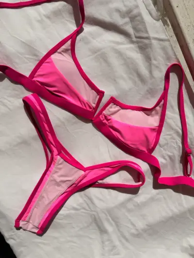Bikini rosa brillante para mujer - miniatura 1