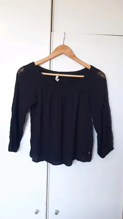 Blusa Off shoulder - miniatura 1