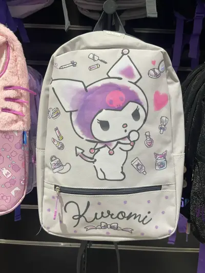 Mochila Kuromi con diseño kawaii - miniatura 1