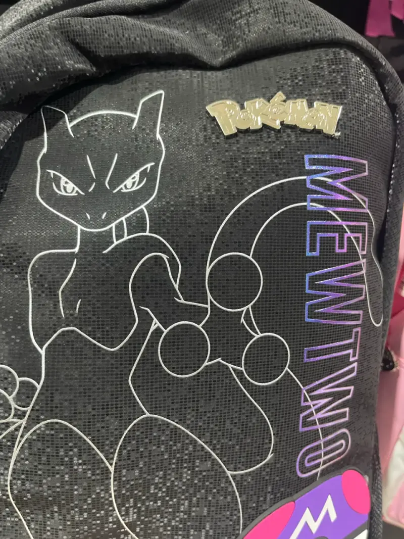 Mochila Pokémon Mewtwo Negra con Diseño Único - 2