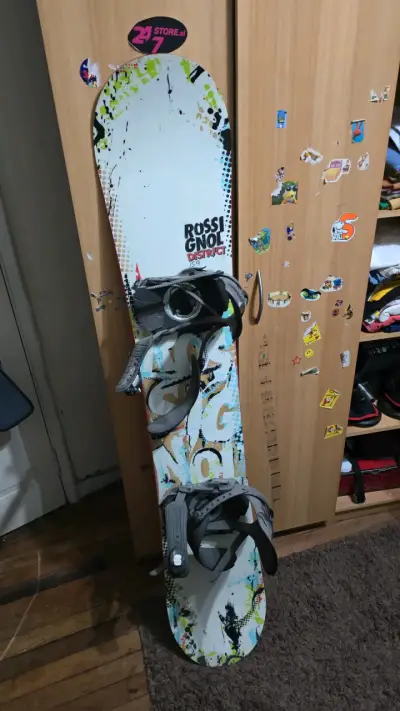 Tabla de snowboard Rossignol con fijaciones - miniatura 1