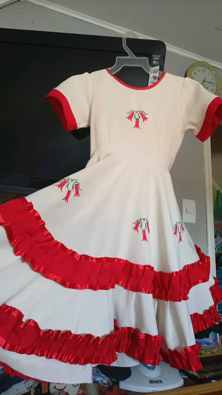 Vestido folclórico infantil blanco y rojo