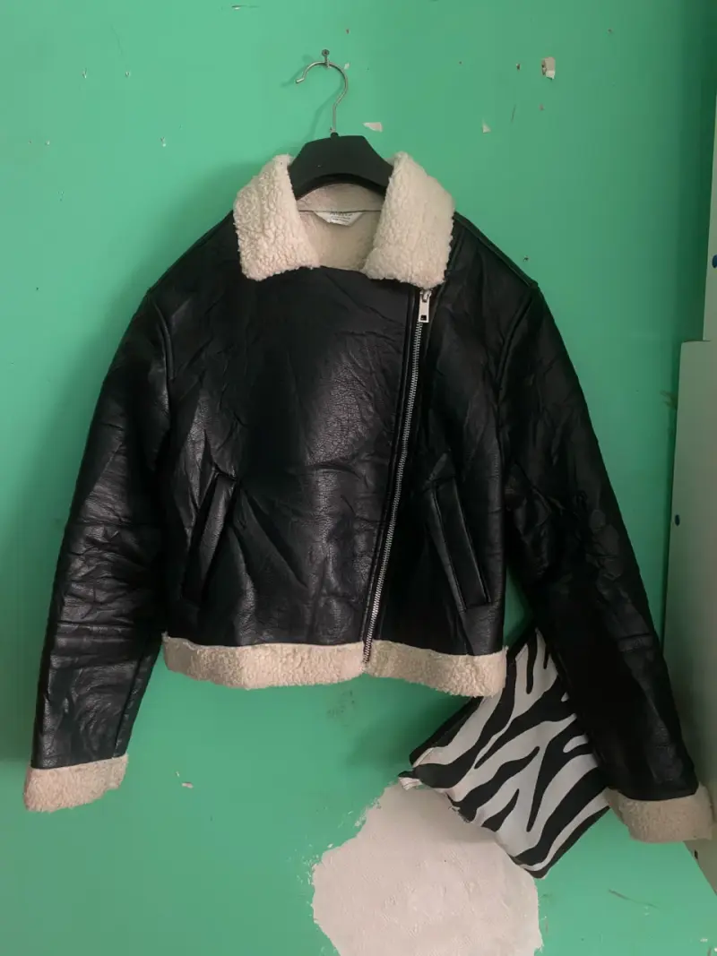 Chaqueta tipo aviadora. - 1