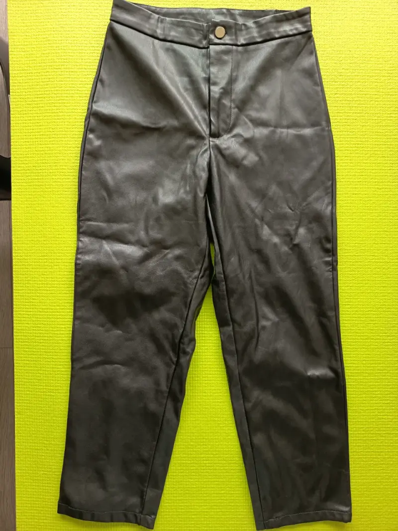 Pantalones de cuero sintético No Boundaries talla 36 - 1