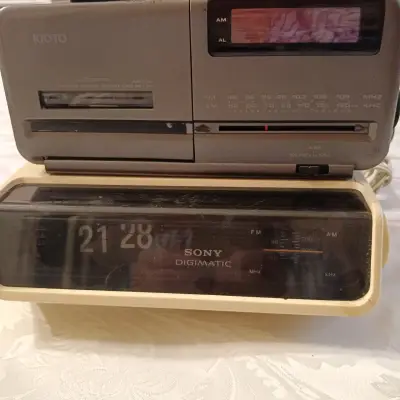 Radios relojes Kioto y Sony vintage - miniatura 1