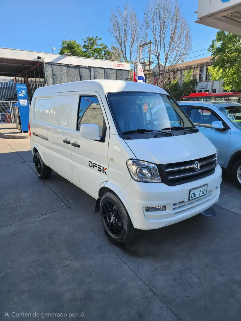 Camioneta DFSK blanca en buen estado - 2