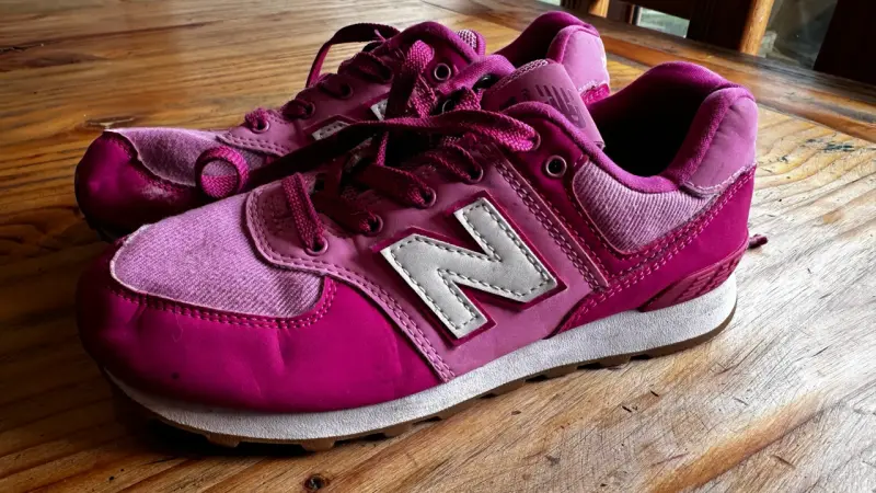 Zapatillas New Balance rosas para niñas número 33 - 1