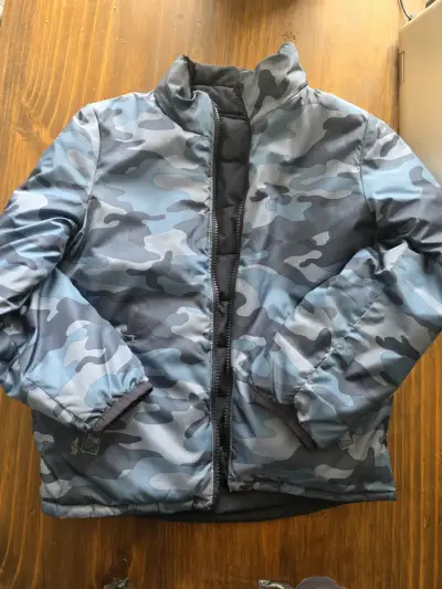 Chaqueta impermeable roja y negra The North Face para niños - miniatura 2