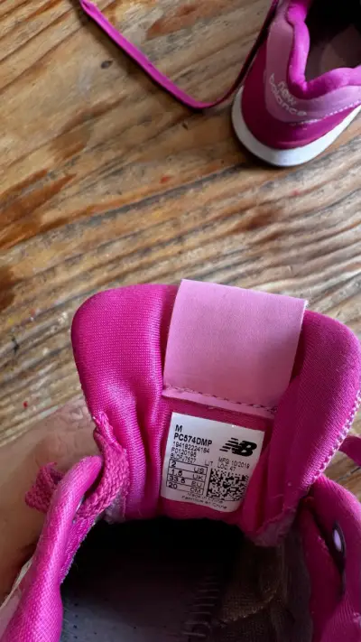Zapatillas  New Balance rosas para niñas número 33 - miniatura 3